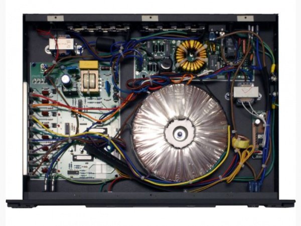 Furman P-1400 AR E