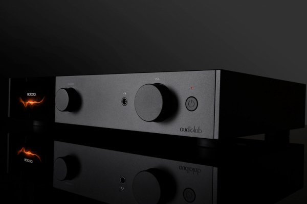 Предварительный усилитель AudioLab 9000Q