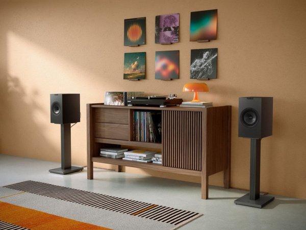 Полочная акустика KEF Q3 Meta