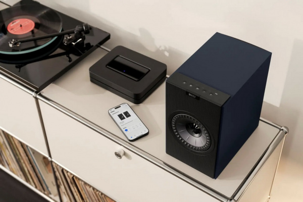 KEF Coda W