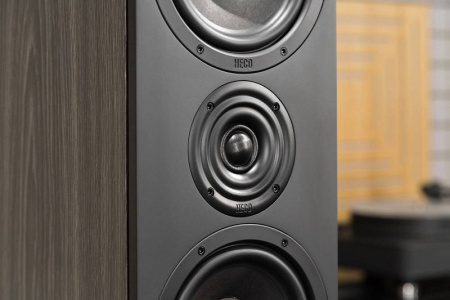 Heco Aurora 700