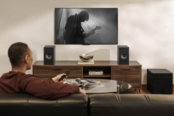KEF Coda W