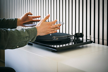 Pro-Ject E1.2 High Gloss Black (Pick it MM E)