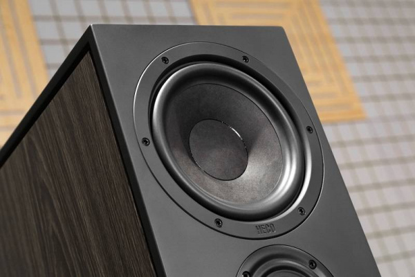 Heco Aurora 700
