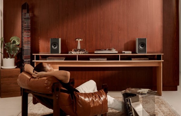 KEF Coda W