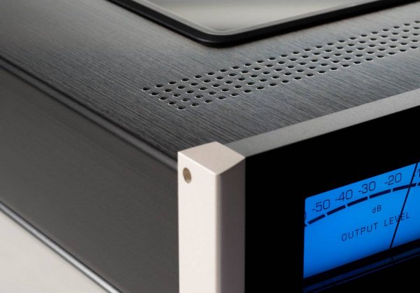 McIntosh D1100
