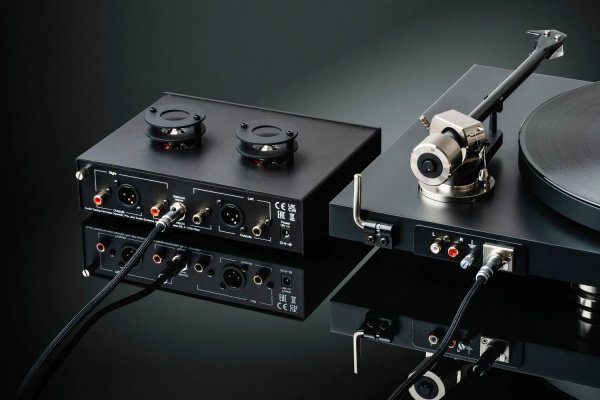 Pro-Ject Audio Tube Box S3 B