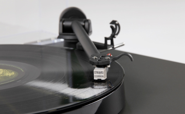 Проигрыватель винила Rega Planar 1 Matt Black