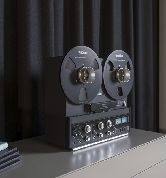 Катушечный магнитофон Revox B77 MK III