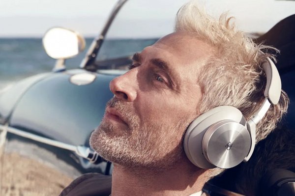 Bang & Olufsen Beoplay H95 Gold Tone